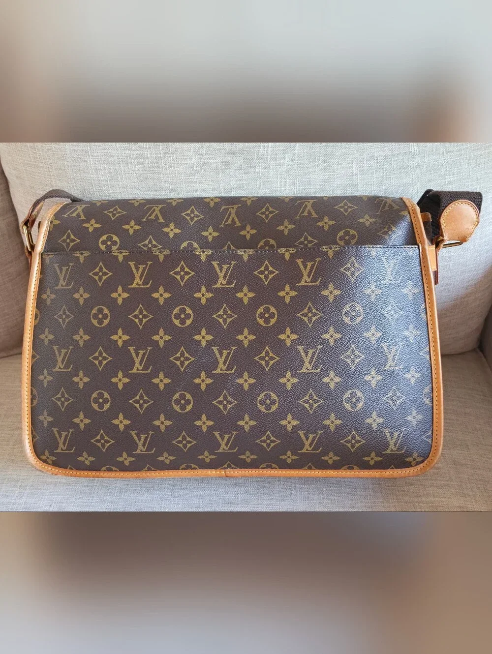 Louis Vuitton LV Monogram Sac Gibeciere GM